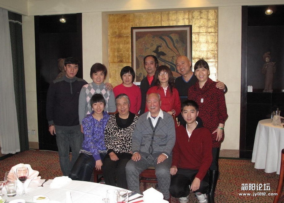 表演艺术家陈强大量家庭照曝光 8560G0M400AJ0003 (8).jpg