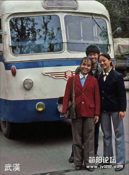 1983年真实的幸福中国c2012199092539229437.jpg