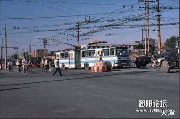 1983年真实的幸福中国c20121990926051961023.jpg