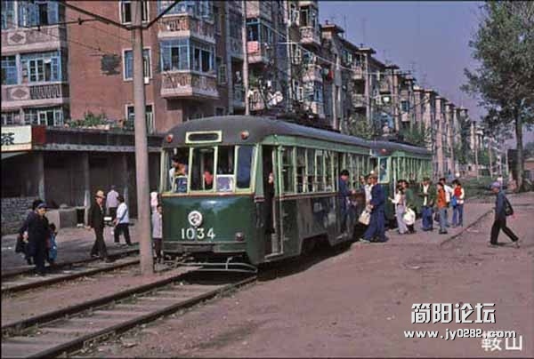 1983年真实的幸福中国c20121990926072145173.jpg