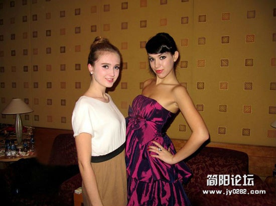 俄罗斯美女在中国的生活17_120418150149_5.jpg