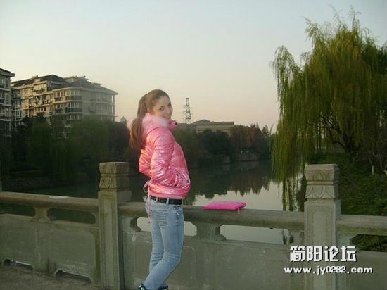 俄罗斯美女在中国的生活17_120418151826_11.jpg