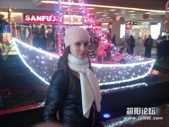 俄罗斯美女在中国的生活17_120418151826_18.jpg