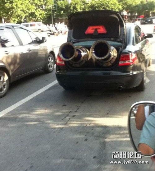 第一眼吓一跳，看成火箭助推器了.jpg