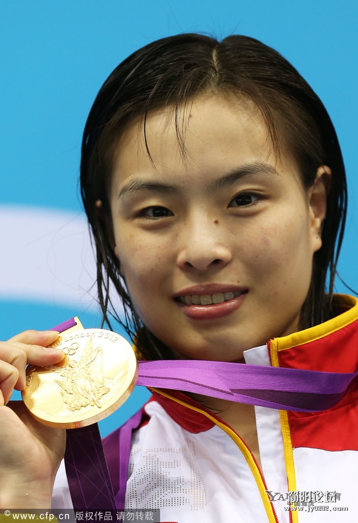 吴敏霞夺单项首金 成就大满贯s20122180331401501eca1c81cca.jpg