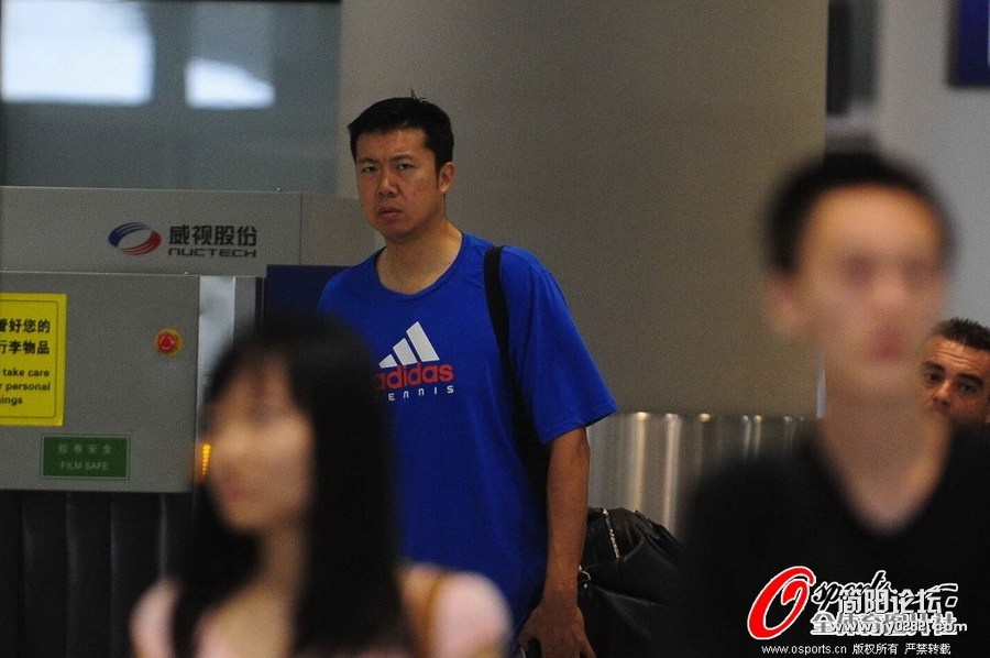 王治郅88D5PQ3G51MD0005.jpg