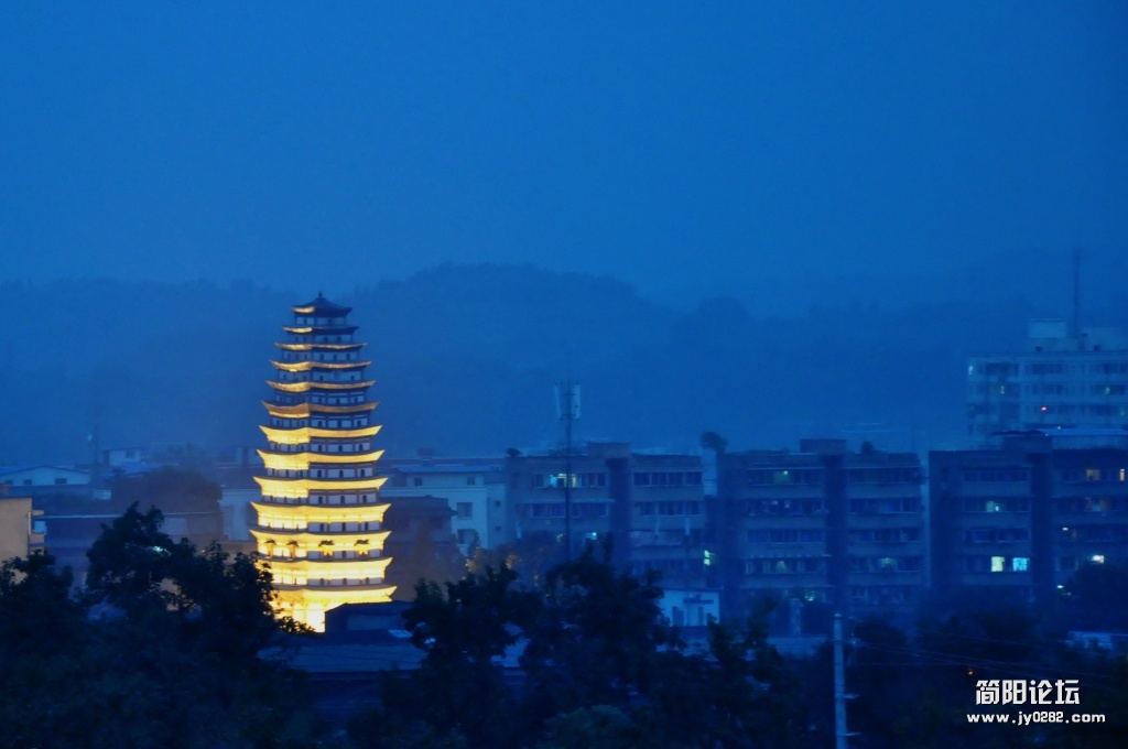 白塔1.jpg