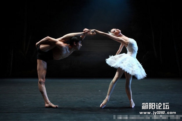 舞蹈真不是一般人能坚持的b20122281655551502cb59baf7b4 (25).jpg
