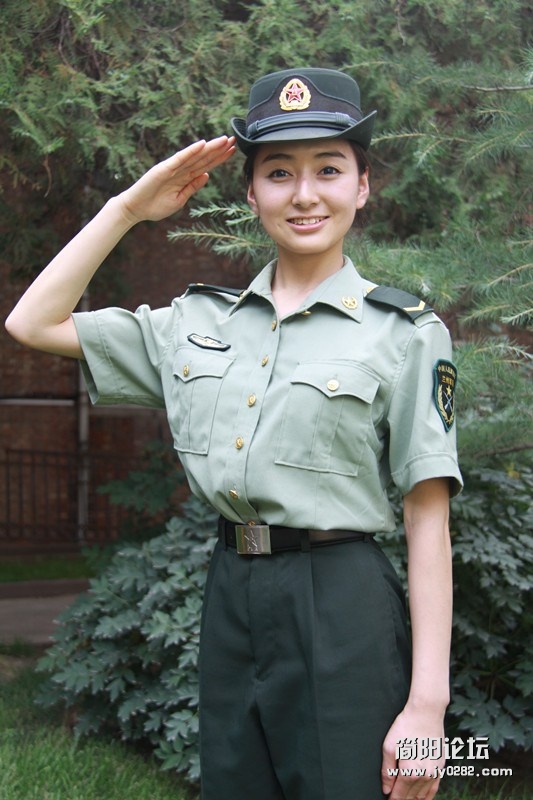 90后清纯女文艺兵89JMC0FH4T8E0001.jpg
