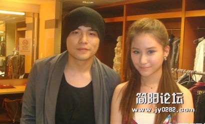 赌王女儿何超莲海量私照73256764.jpg