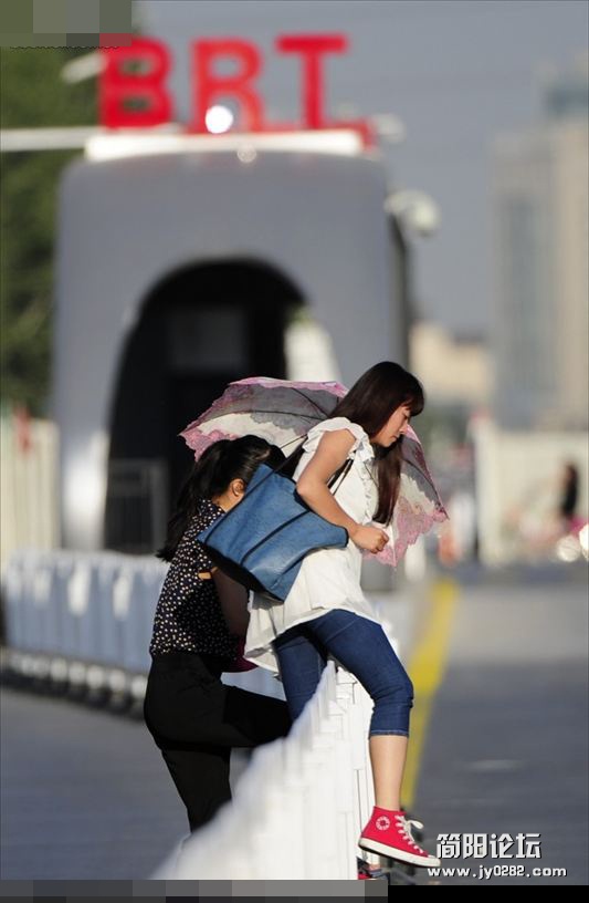 街拍猛图b20122431359531504052d95af18.jpg