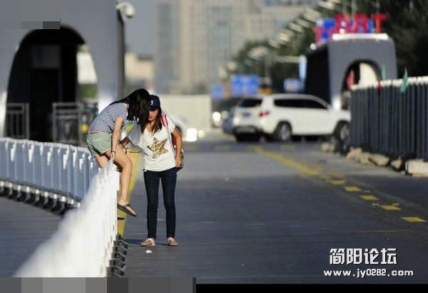 街拍猛图b20122431400061504052e622cbc.jpg