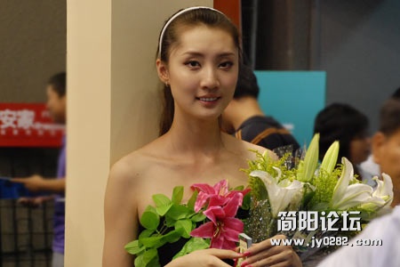 国内的车展已经无下线了b201212816044814fa8d3a0a882e.jpg