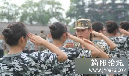军训女教官才是真“女神” (12).jpg
