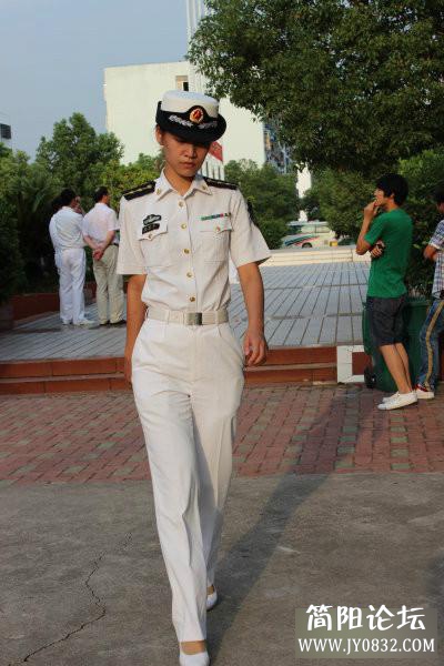 军训女教官才是真“女神” (36).jpg