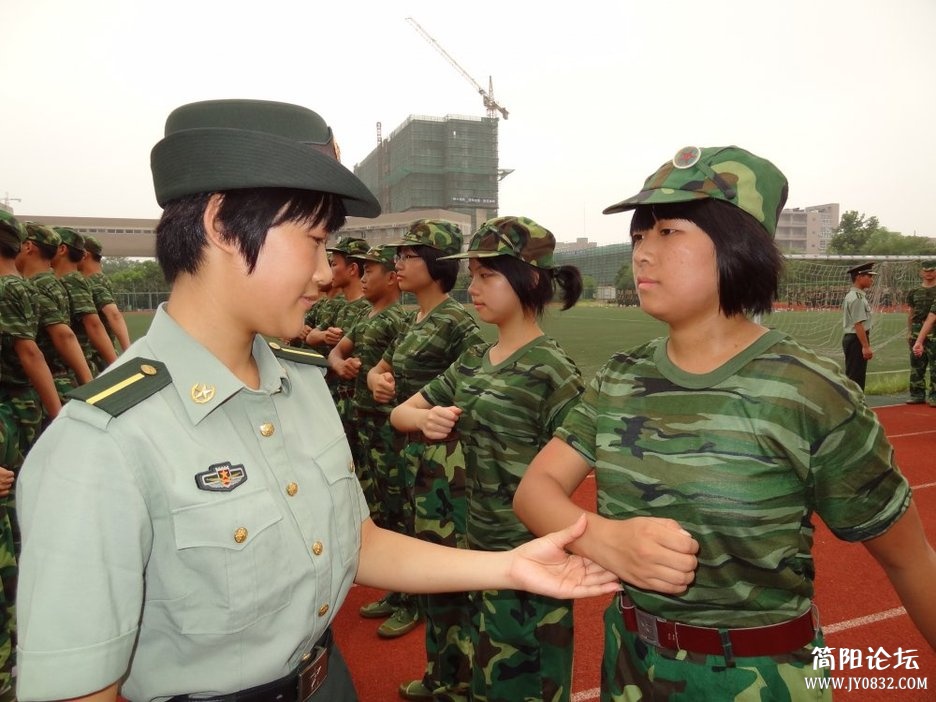 军训女教官才是真“女神” .jpg