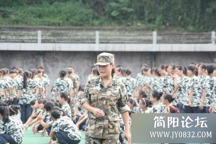 军训女教官才是真“女神” (9).jpg