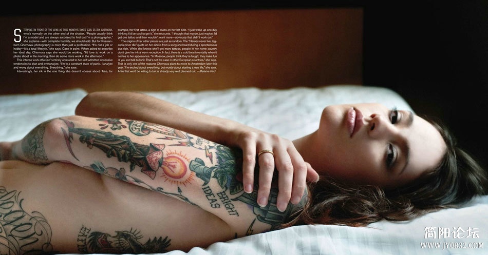 俄罗斯纹身美女全裸照登《Inked》.jpg