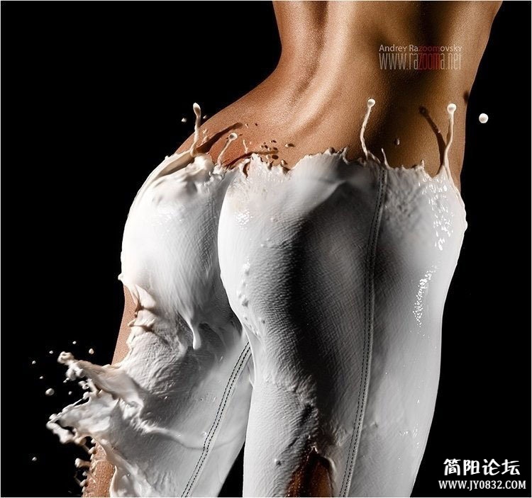 超模全裸上阵仅着牛奶装 完美曲线一览无余766_980x1200_0.jpg