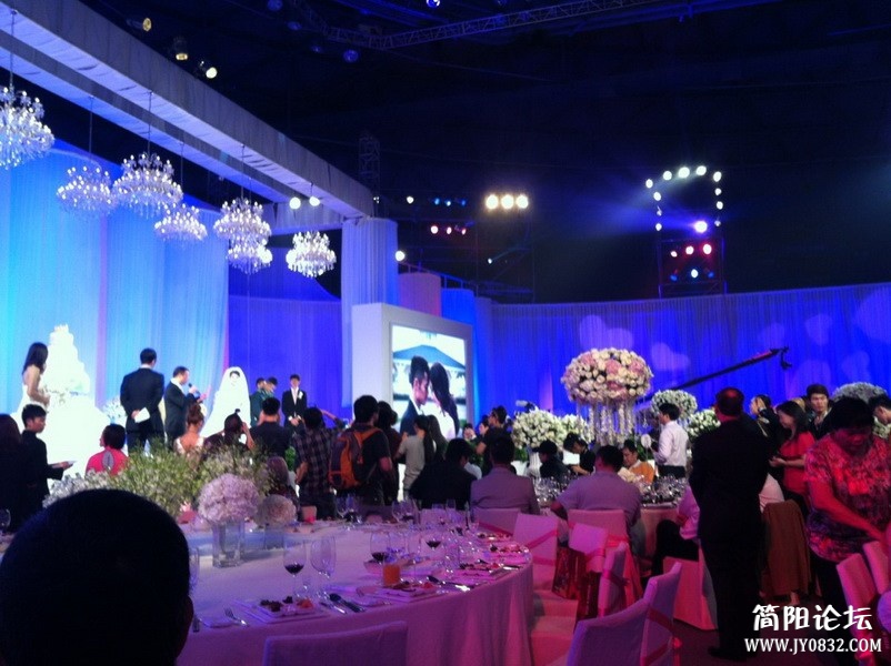 8C43MG780AQ30005.jpg