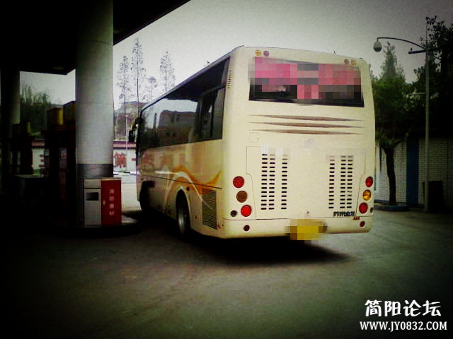 f_加油站为.jpg
