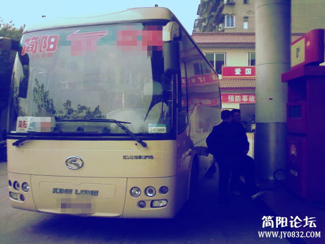 j_加油站头.jpg