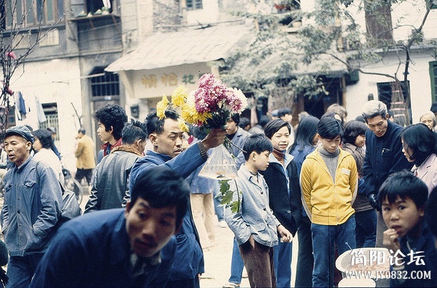 外国人拍1984年中国彩照.jpg