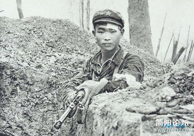 坚持战斗，轻伤不下火线.jpg