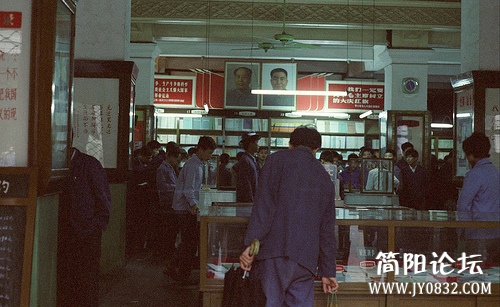 穷却快乐着一个美国人拍摄的30年前的中国s20122771605201506d4340f35f3 (18).jpg