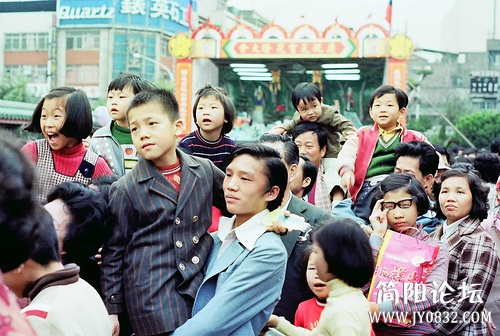穷却快乐着一个美国人拍摄的30年前的中国s20122771605201506d4340f35f3 (42).jpg
