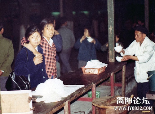 穷却快乐着一个美国人拍摄的30年前的中国s20122771605201506d4340f35f3 (74).jpg