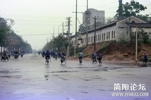穷却快乐着一个美国人拍摄的30年前的中国s20122771605201506d4340f35f3 (75).jpg