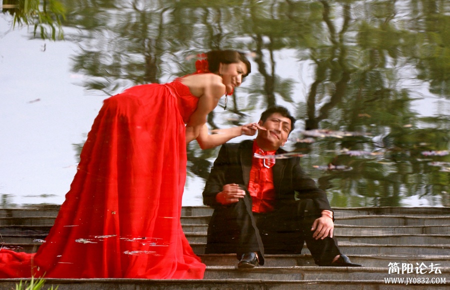 《印象2012》组照2.jpg