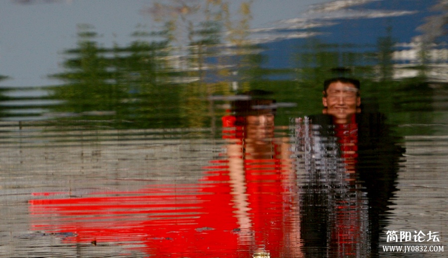 《印象2012》组照3.jpg