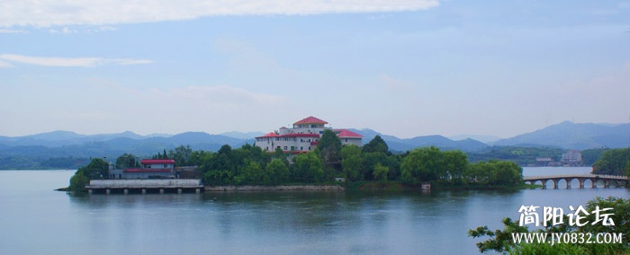 龙泉湖1.jpg