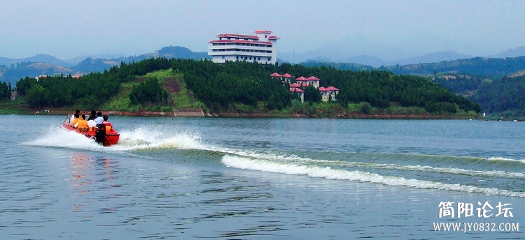 nEO_IMG_龙泉湖02.jpg