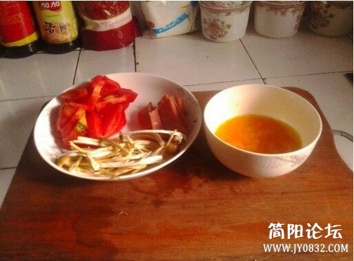 茶树菇鸡蛋番茄火腿汤，.jpg