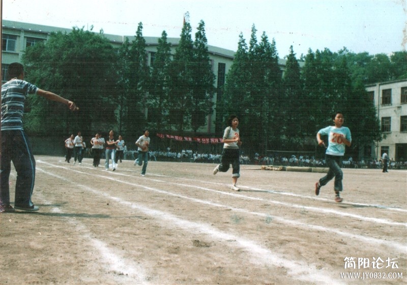 16岁的时候，学校的第6届运动会.jpg