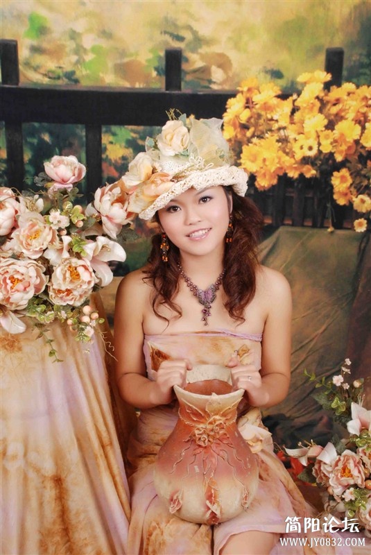 婚纱的一张.jpg