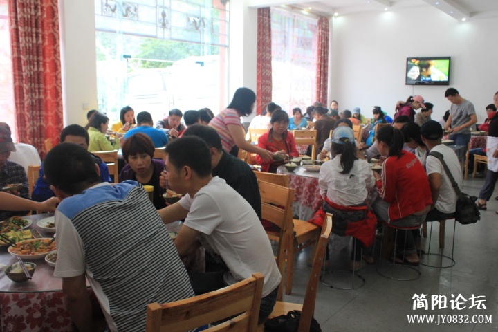1226071ss1f2182sbs0ldl.jpg