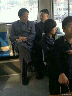 前面的大姐，你可曾感到一丝的恐惧.jpg