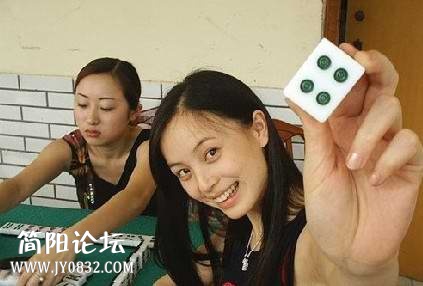 美女自摸.jpg