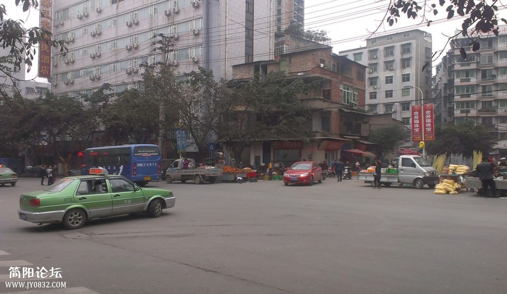 2 背對降溪河斜對郵政局方向.jpg