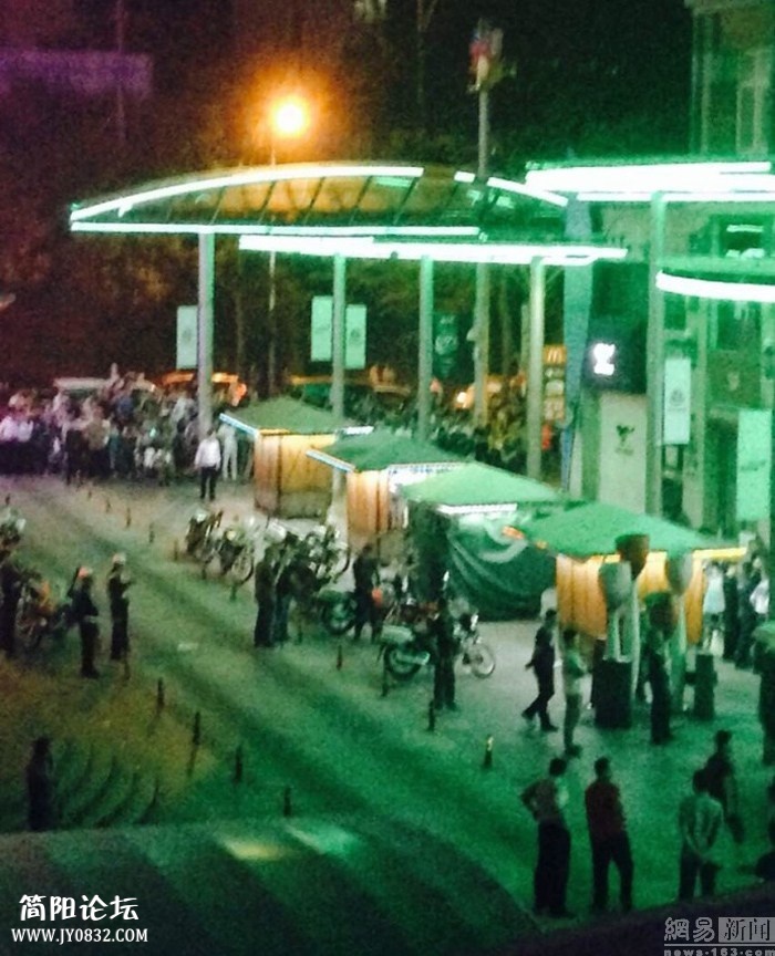 9QI3RTV800AP0001.jpg
