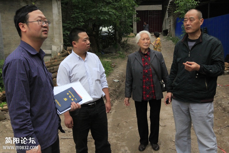 5、道德模范候选人——严正碧-12-wl.jpg