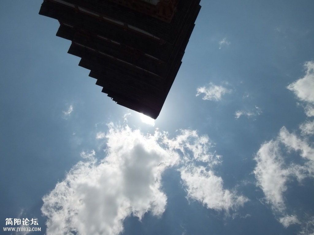 30108366_1500.jpg