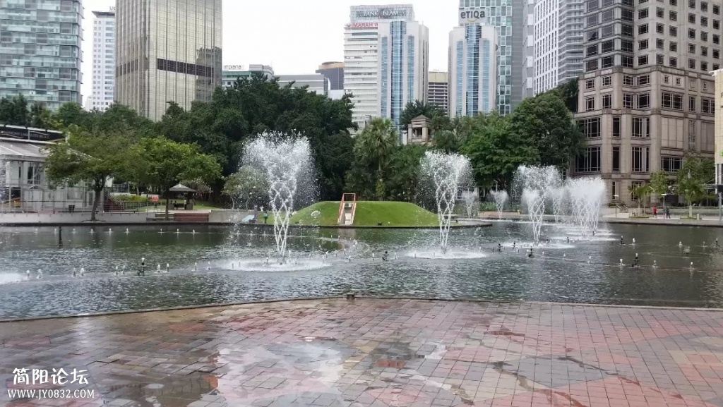 小广场公园.jpg
