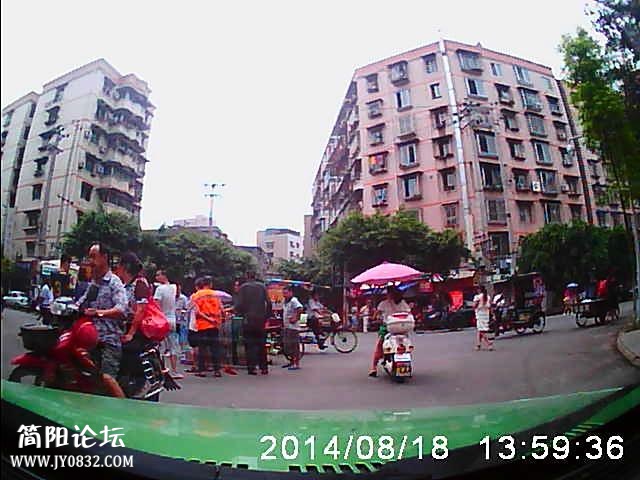 翻到的三轮车1