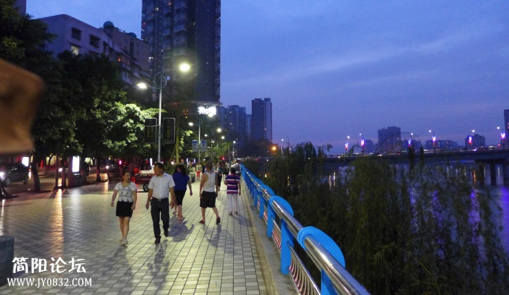 L1000167.jpg
