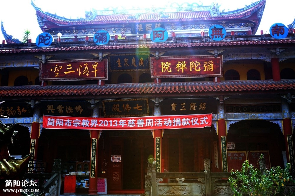 a24792041_01000.jpg